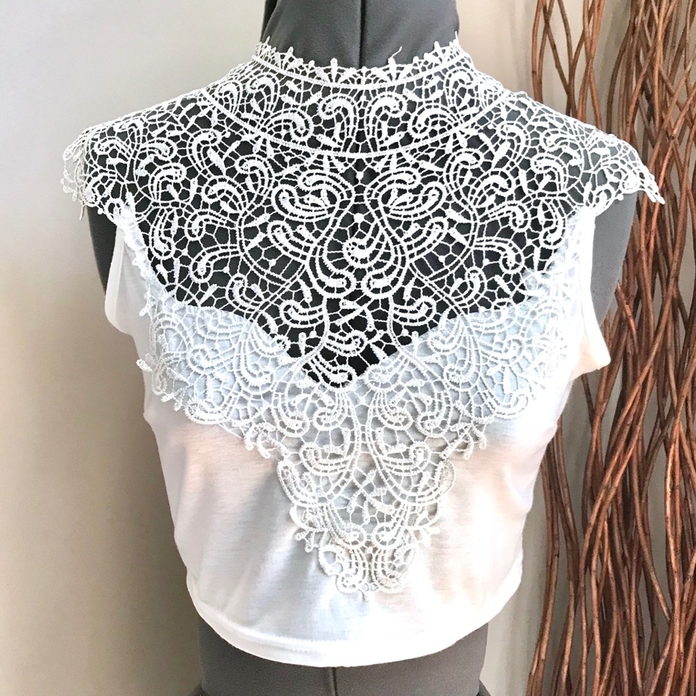 💵5 FOR $25💵 NWOT White Lace Crop Top Boho Shirt